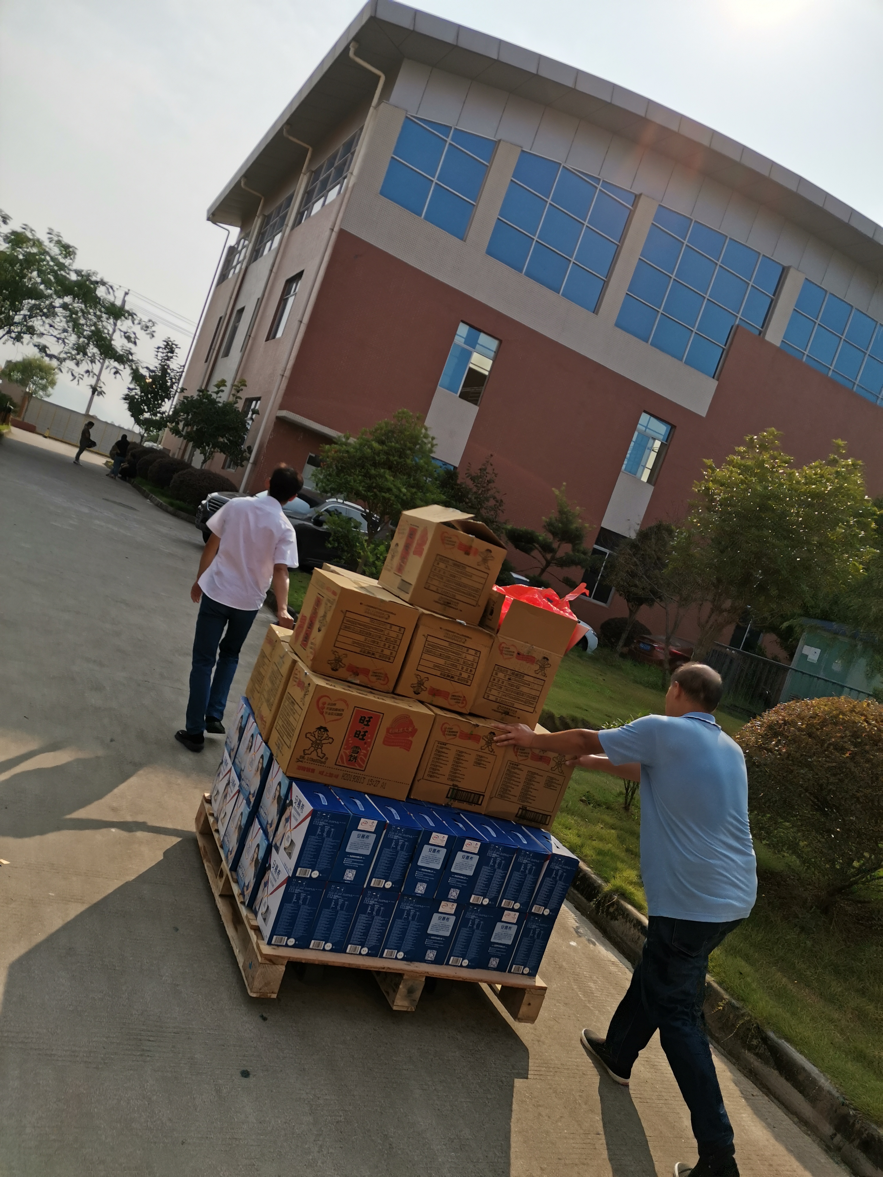 全鋼冷卻塔的特點(diǎn)有哪些？(閉式冷卻塔特點(diǎn))