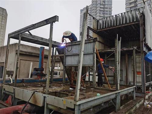 廣東冷卻塔廠家解析什么原因導致了冷卻塔內的冷卻水變少?(冷卻塔廠家優(yōu)缺點比較)